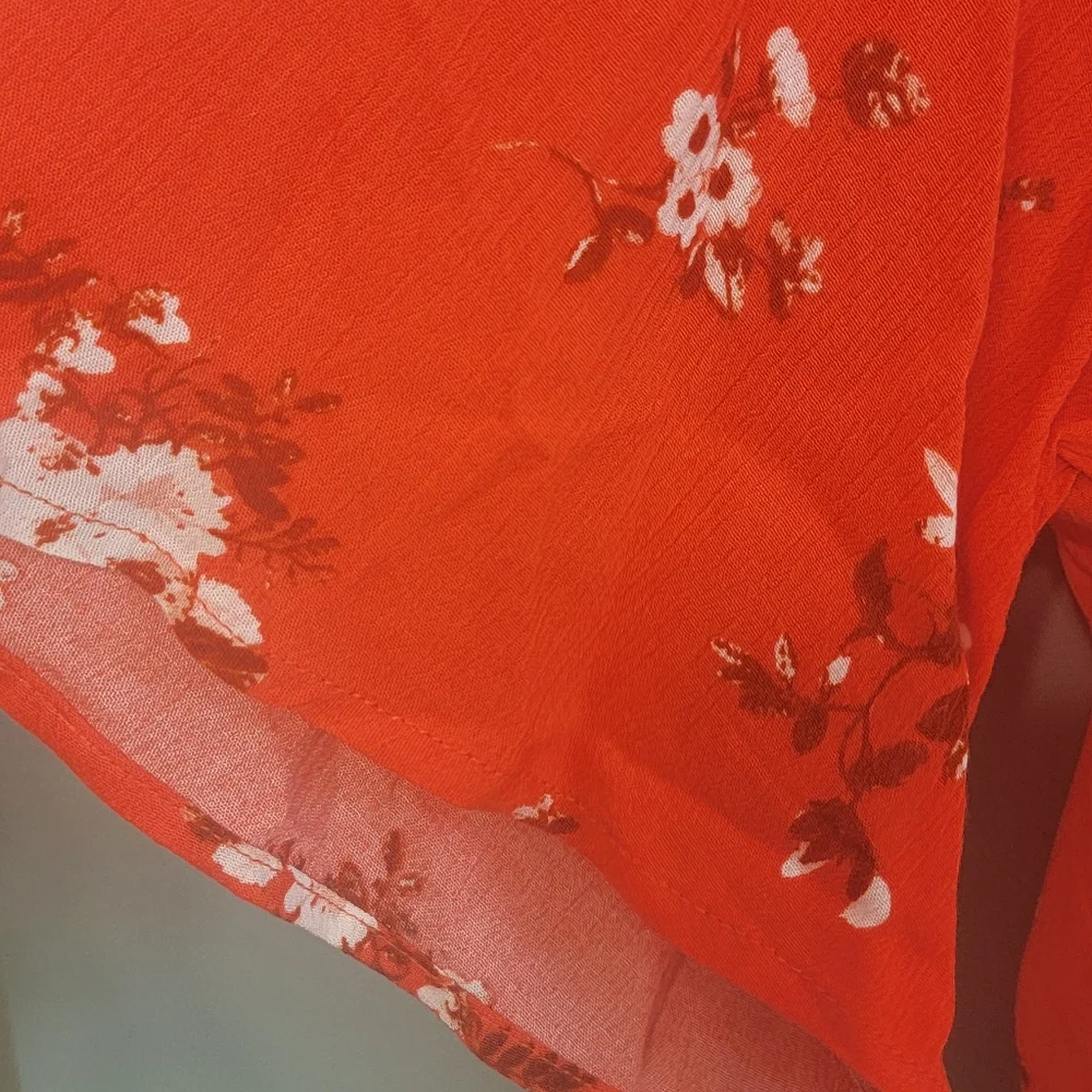 LUQ NWT Mango Berry Floral VNeck Tie Front Womens Prairie Top Size Large‎ - Picture 5 of 10